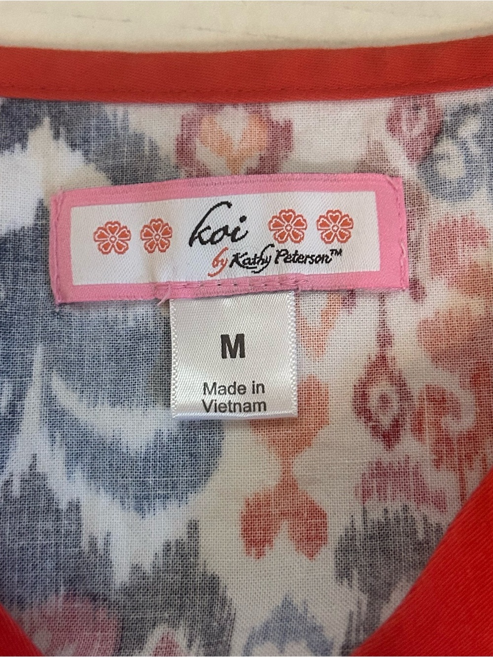Koi Scrub Top Colorful Orange Multi V-neck Side Waist Tie Pockets Sz M - Picture 6 of 11
